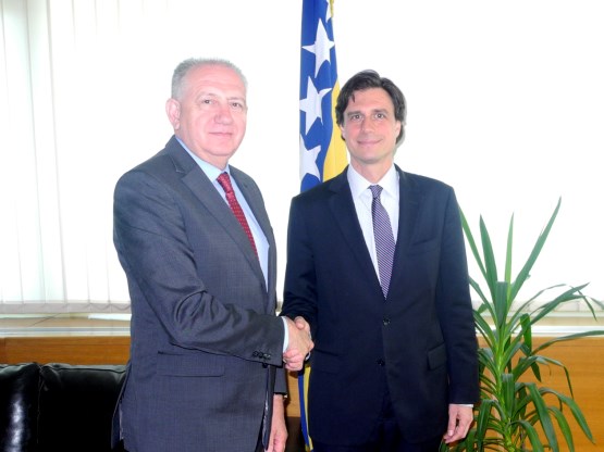 Zamjenik predsjedavajućeg Doma naroda Parlamentarne skupštine BiH Bariša Čolak razgovarao sa šefom Političkog odjela Ambasade SAD u BiH
